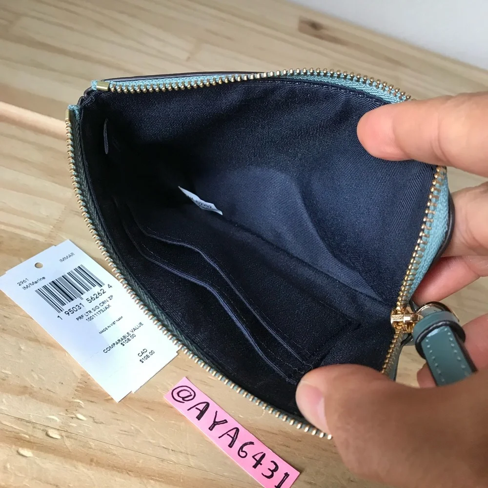 Coach Wristlet🎈🎈